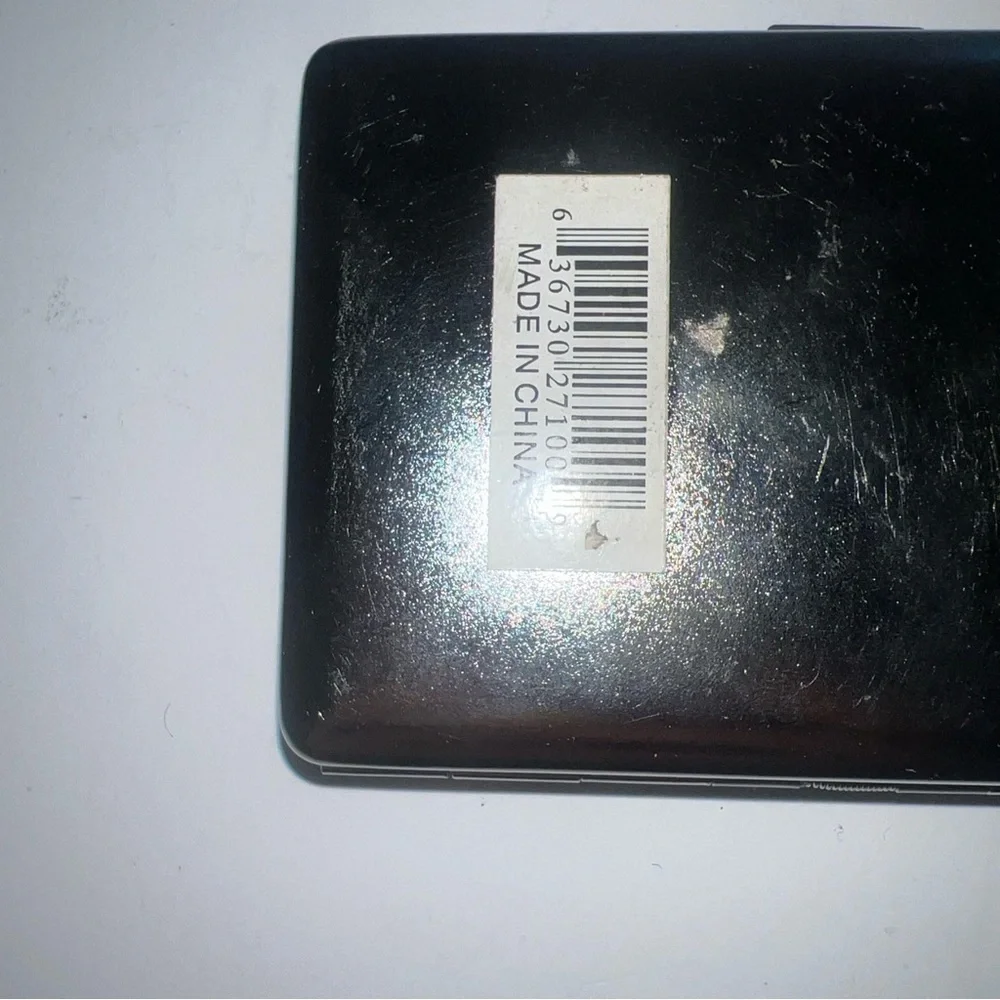 LA LAKERS CIGARETTE  CASE TIN METAL INSIDE CASE MONEY HOLDER PREOWNED!!